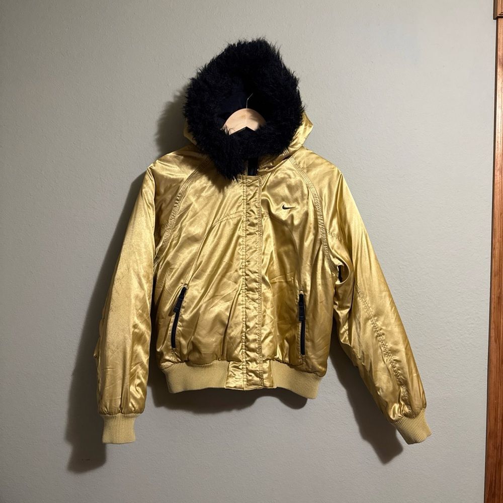 Nike Gold Puffy Coat With Hood Size XL - Faux Fur On Hood, But Can Be Removed